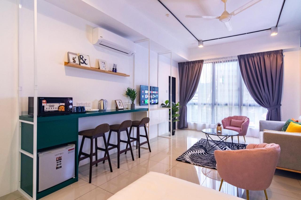 Scott Signature Suites By Alv George Town Exteriör bild
